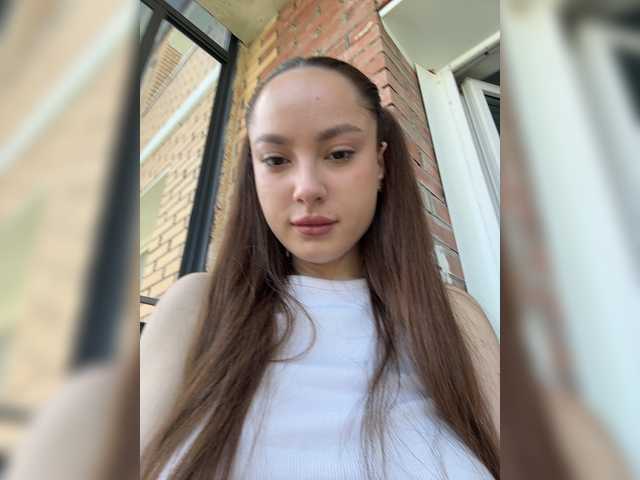 -Valeria-