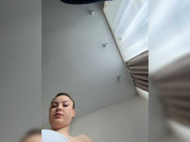 -Valeria-