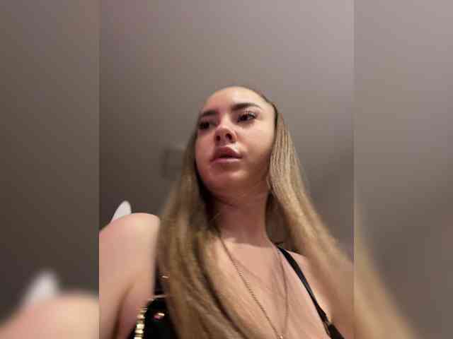 -Valeria-