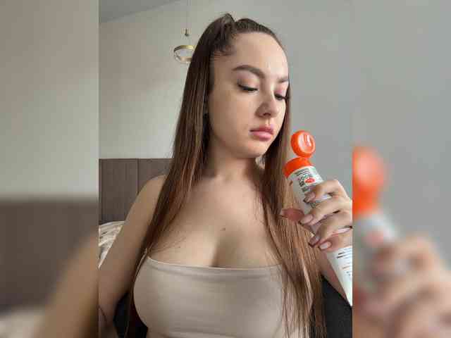 -Valeria-