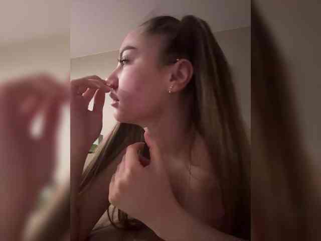 -Valeria-