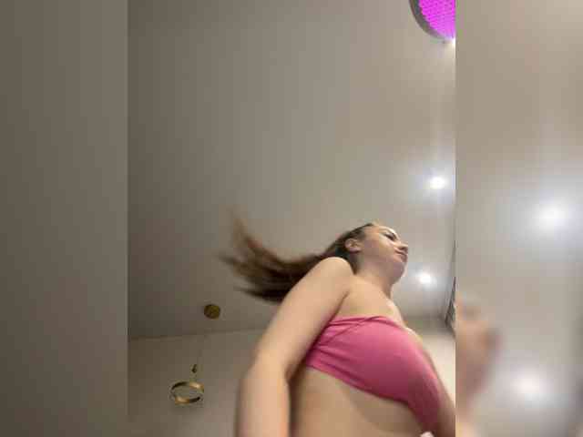 -Valeria-