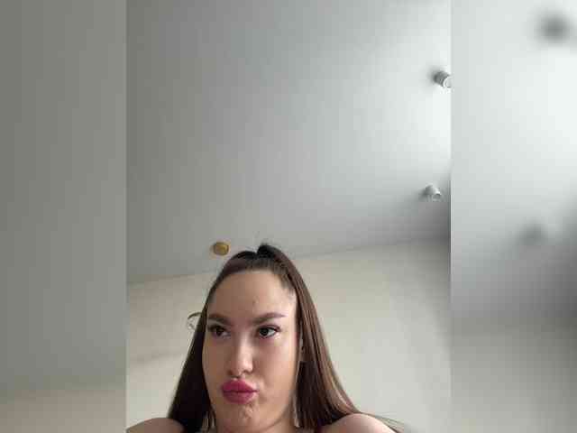 -Valeria-