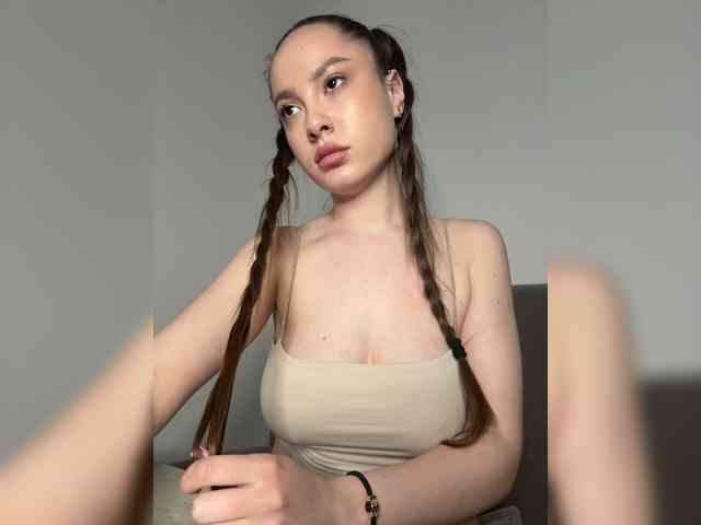 -Valeria-