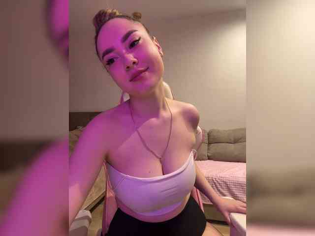 -Valeria-