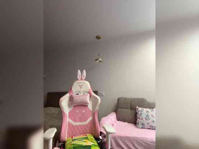 -Valeria-