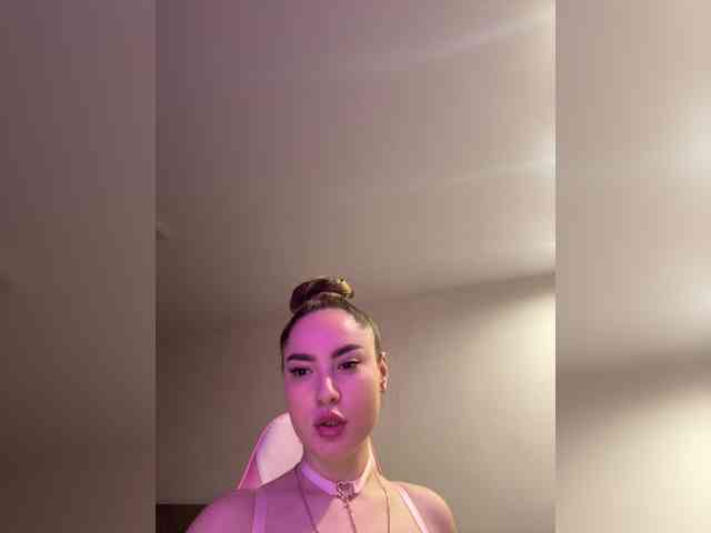 -Valeria-