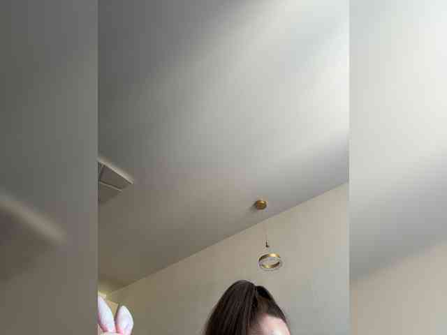 -Valeria-