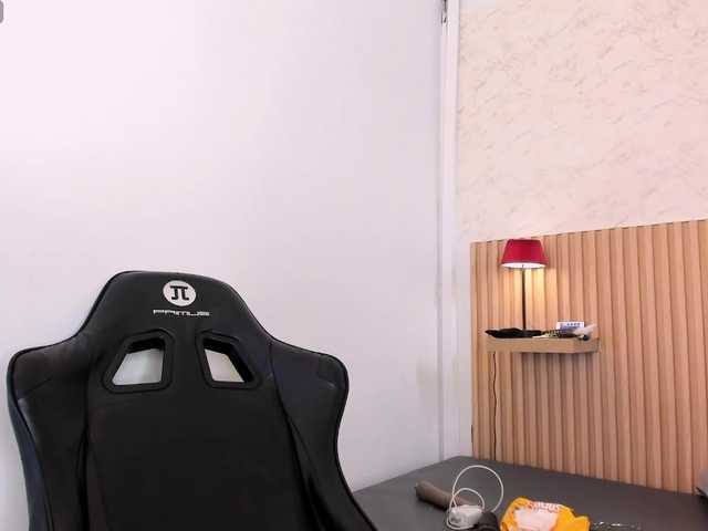 zully-arabb live webcam show