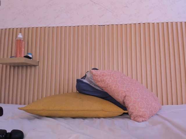 zully-arabb live cam on BongaCams