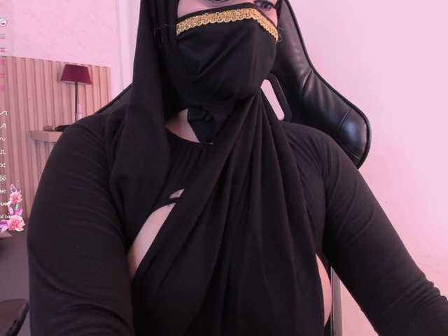 zully-arabb live cam on BongaCams