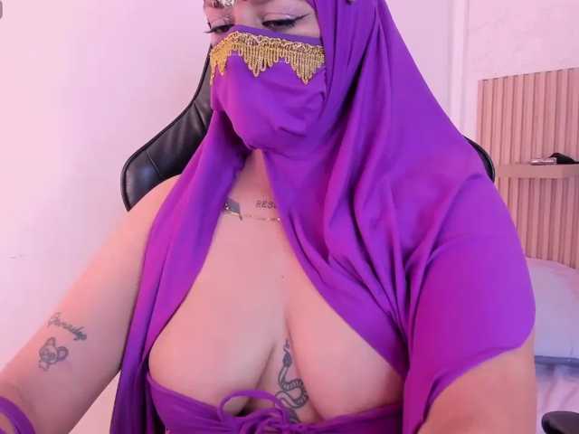 zully-arabb live cam on BongaCams