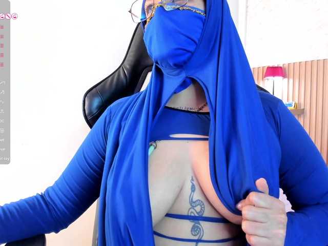 zully-arabb live cam on BongaCams