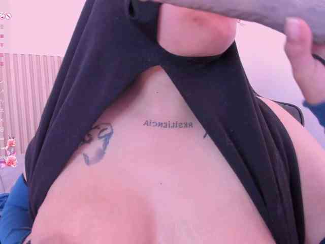 zully-arabb webcam