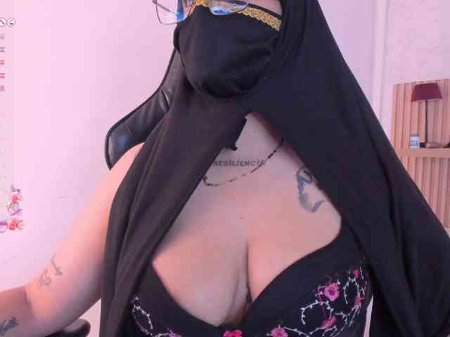 zully-arabb webcam