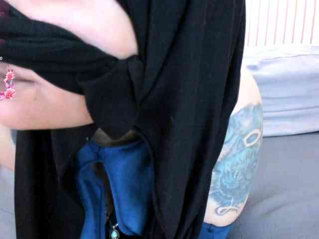 zully-arabb webcam