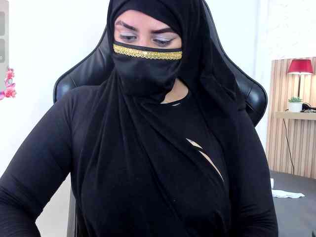 zully-arabb Live Webcam on BongaCams