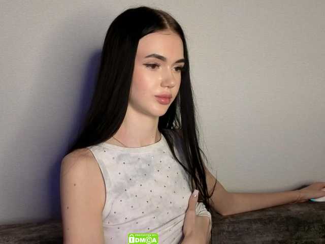 lola-lush cam belle