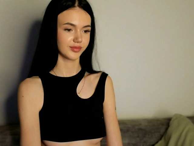  Lola-Lush chat room