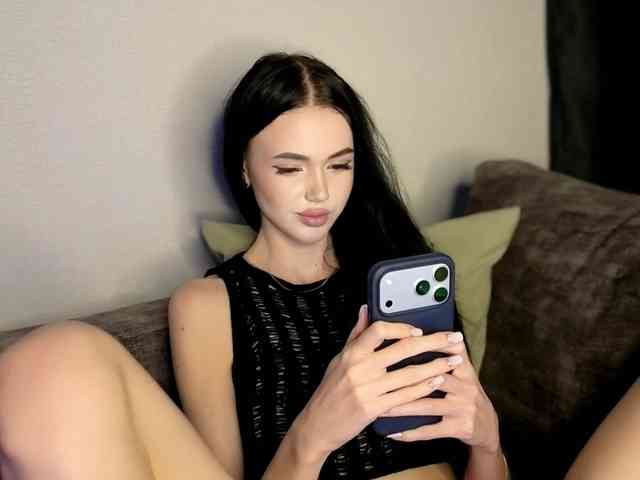 Lola-Lush webcam