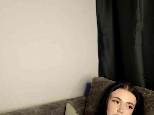Lola-Lush webcam