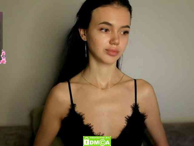 Lola-Lush webcam