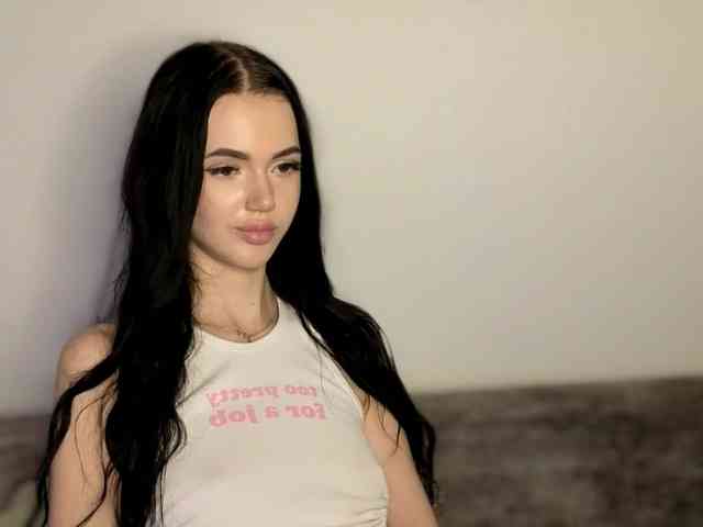 Lola-Lush webcam