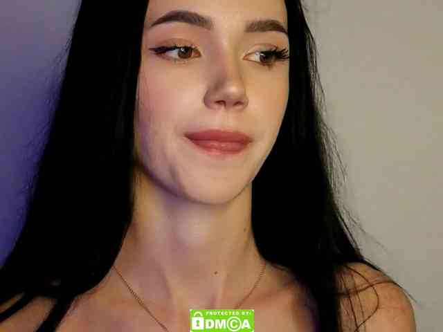 Lola-Lush webcam