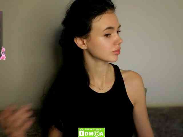 Lola-Lush webcam
