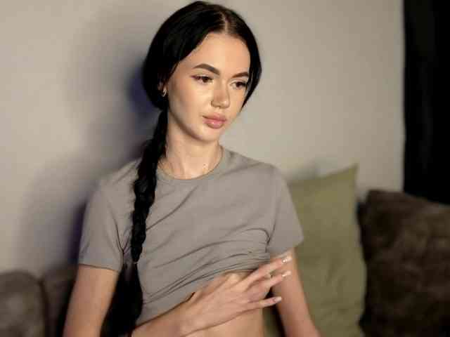 Lola-Lush webcam