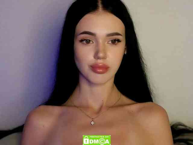 Model: Lola-Lush