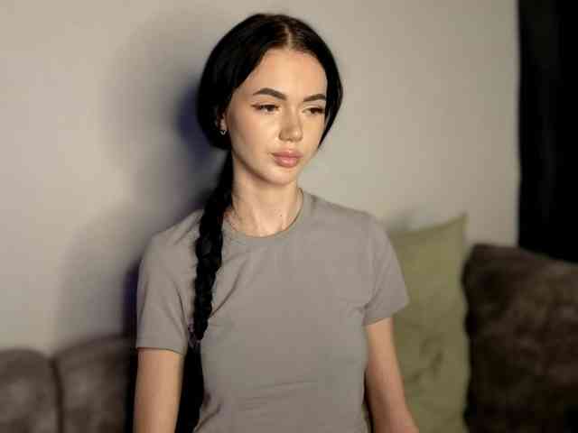 Model: Lola-Lush