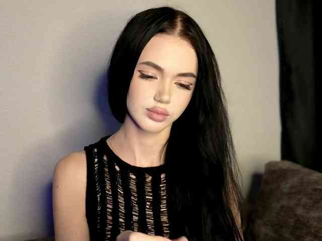 Lola-Lush webcam