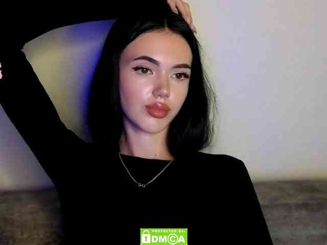 Lola-Lush webcam