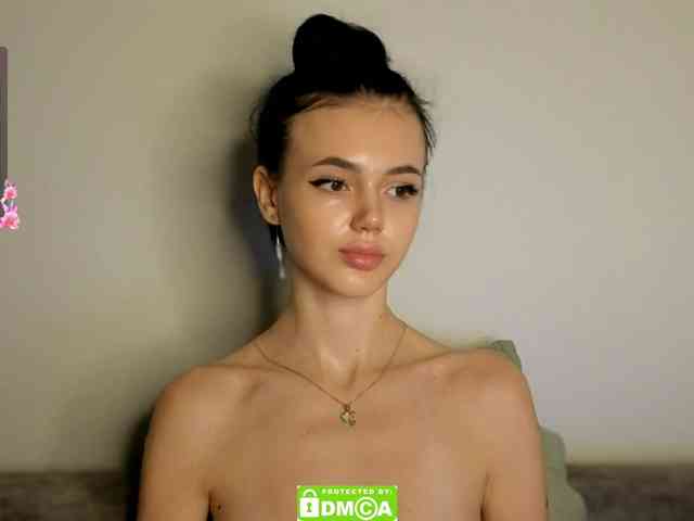 Lola-Lush webcam