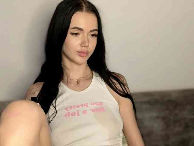 Lola-Lush webcam