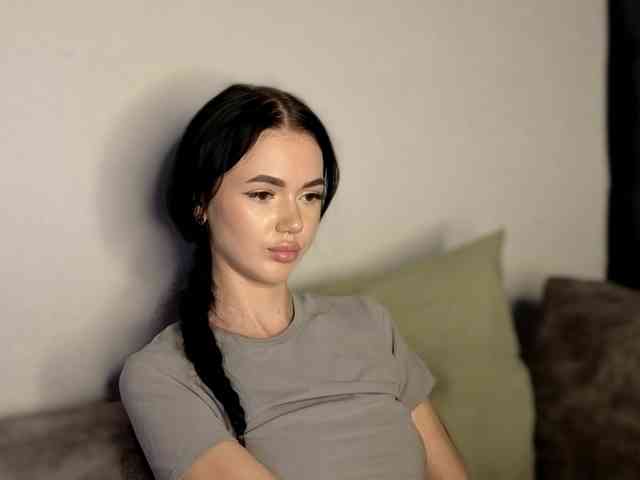 Lola-Lush webcam