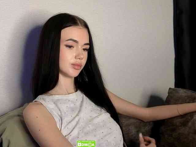 Lola-Lush webcam