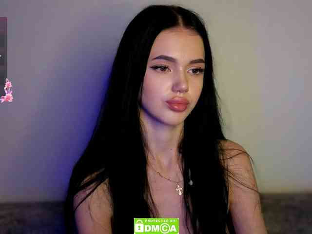 Lola-Lush webcam