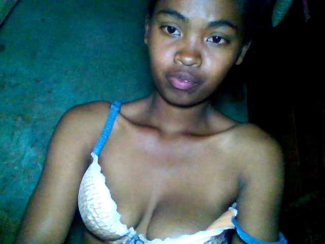 Allycha1 live cam on BongaCams