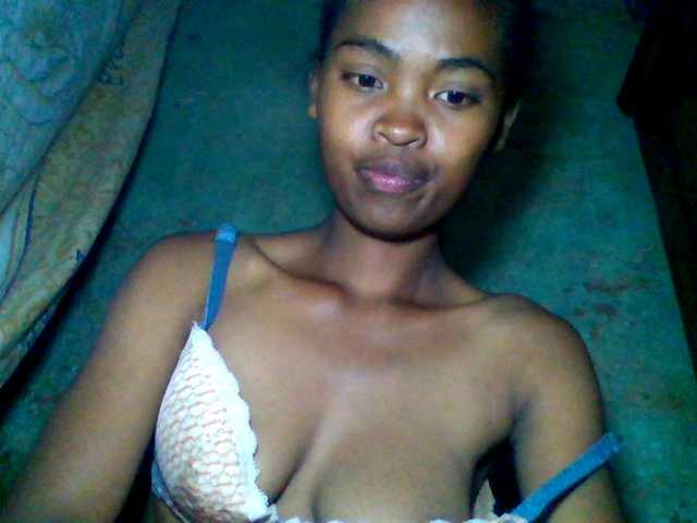 Allycha1 live cam on BongaCams