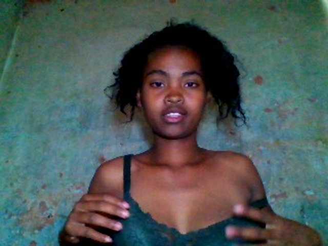 Allycha1 live cam on BongaCams