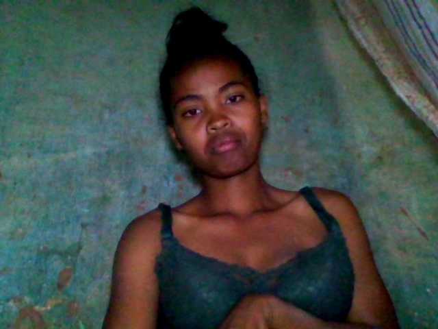 Allycha1 live cam on BongaCams