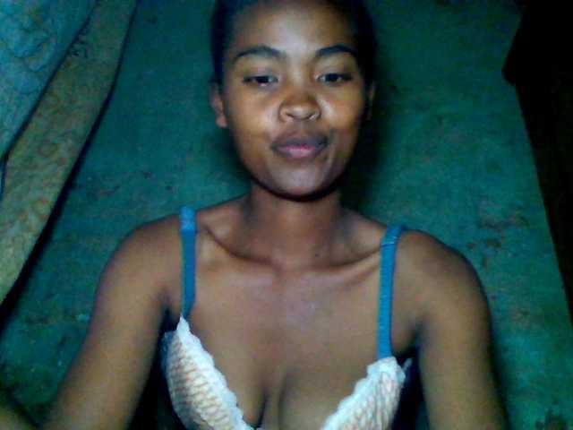 Allycha1 live cam on BongaCams