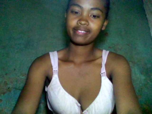 Allycha1 live cam on BongaCams