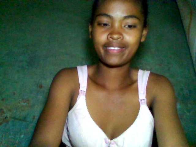 Allycha1 live cam on BongaCams