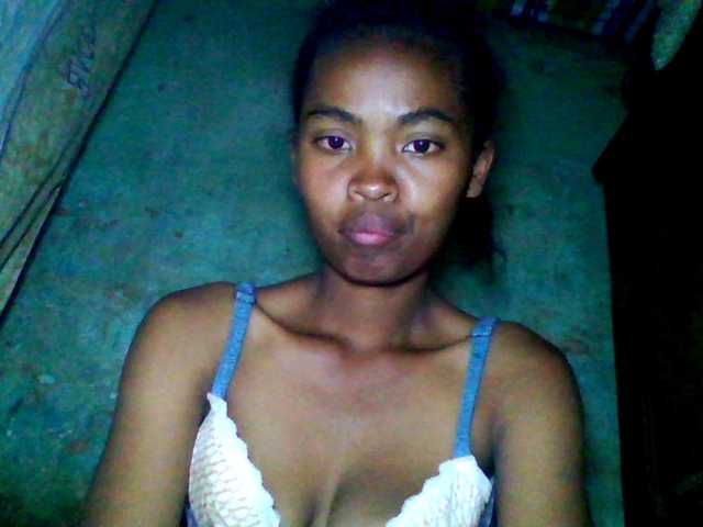 Allycha1 live cam on BongaCams