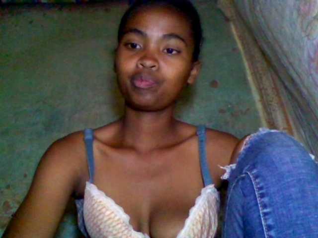 Allycha1 live cam on BongaCams
