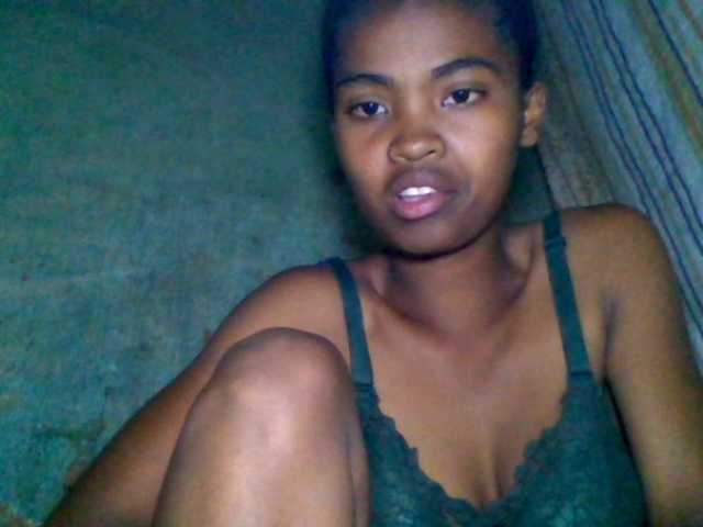 Allycha1 live cam on BongaCams