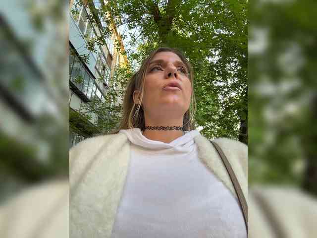 Acest model este live acum. KotiMrrr